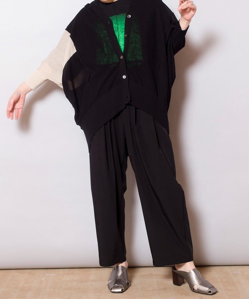 OSMOSIS（オズモーシス）の「切替ニットカーディガン（カーディガン/ボレロ・レディース・ブラック/ライトベージュ/チャコール・ONE SIZE）」の19枚目の写真