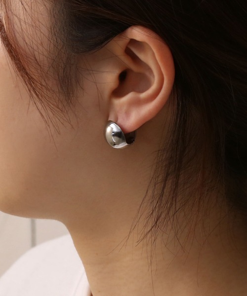 colleca la（コレカラ）の「[stainless]ステンレス・メタルボールピアス〈金属アレルギー対応〉（ピアス（両耳用）・レディース・ゴールド/シルバー・FREE）」の6枚目の写真