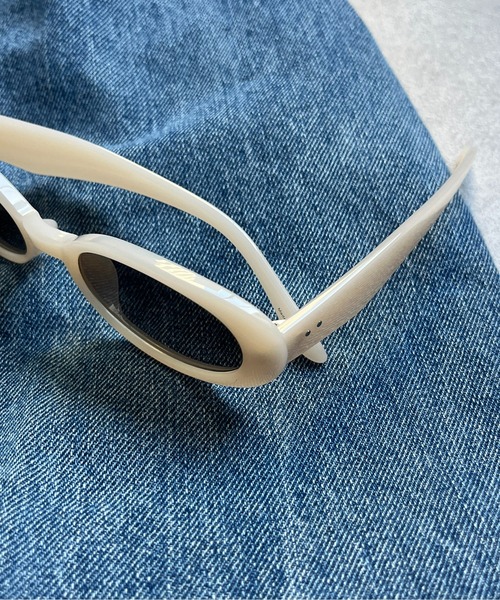CPCM（シーピーシーエム）の「オーバルサングラス（サングラス・メンズ・ベージュ/ブラック・FREE）」の3枚目の写真