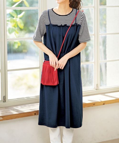 BELLUNA PLUS(ベルーナ)の「重ね着風ゆったり楽チンキャミワンピース(ワンピース・レディース・ブラック系/カーキ系/ネイビー系・MEDIUM/LARGE/X-LARGE)」の3枚目の写真