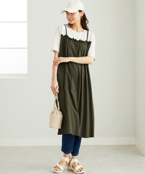 BELLUNA PLUS(ベルーナ)の「重ね着風ゆったり楽チンキャミワンピース(ワンピース・レディース・ブラック系/カーキ系/ネイビー系・MEDIUM/LARGE/X-LARGE)」の6枚目の写真