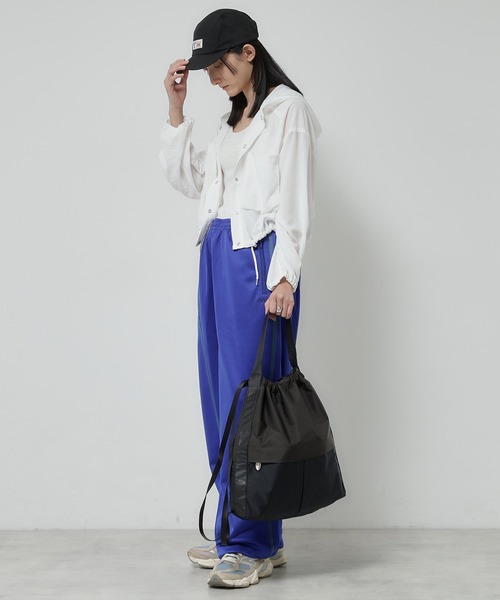 HIROKO HAYASHI(ヒロコハヤシ)の「LUINI(ルイーニ)2wayナップサック(バックパック/リュック・レディース・ネイビー系6/グレー系/カーキ/こしょう色系/ライトグリーン/グレー系4・00)」の19枚目の写真