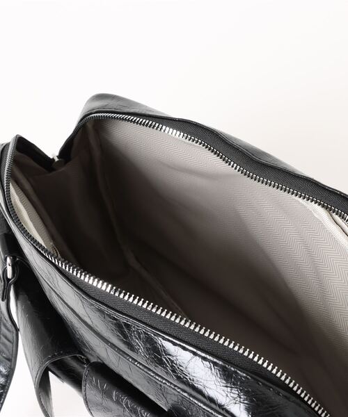 SPINNS（スピンズ）の「A4サイズが入る大容量！ビッグポケット 合皮スクエアショルダーバッグ/ハンドバッグ（ハンドバッグ・レディース・ブラック/シルバー・ONESIZE）」の17枚目の写真