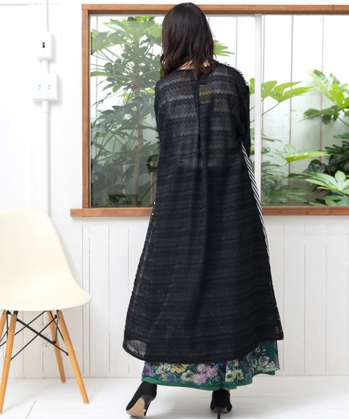 iS ScoLar(イズスカラー)の「542260:花蝶柄ドットボーダーor無地ロングカーディガン(カーディガン/ボレロ・レディース・ブラック/チャコールグレー・M)」の9枚目の写真