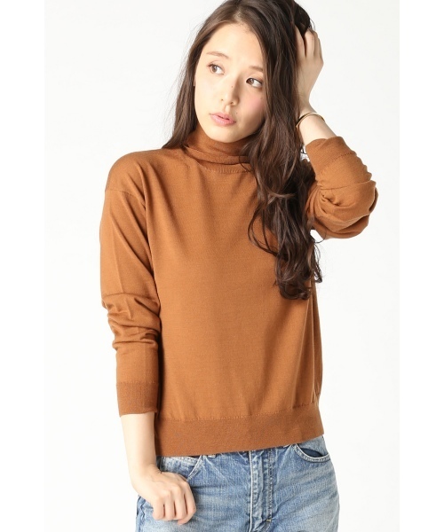 IENA(イエナ)の「AURALEE W/C ハイゲージタートルネックプルオーバー◆(ニット/セーター・レディース・キャメル/ホワイト・FREE)」の2枚目の写真