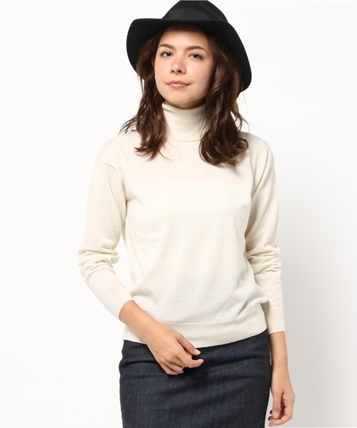 IENA(イエナ)の「AURALEE W/C ハイゲージタートルネックプルオーバー◆(ニット/セーター・レディース・キャメル/ホワイト・FREE)」の13枚目の写真