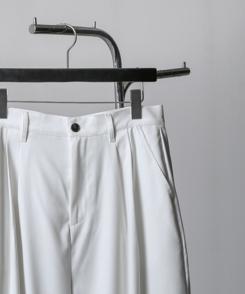 NILWAY（ニルウェイ）の「420g/m TR センタープレス ドレープ ワイド フレア袴パンツ/センタープレス トロミ ワイドスラックス【セットアップ対応】（スラックス・メンズ・ブラック/モスグリーン系/ホワイト/ネイビー/チャコール・SMALL/MEDIUM/LARGE）」の6枚目の写真