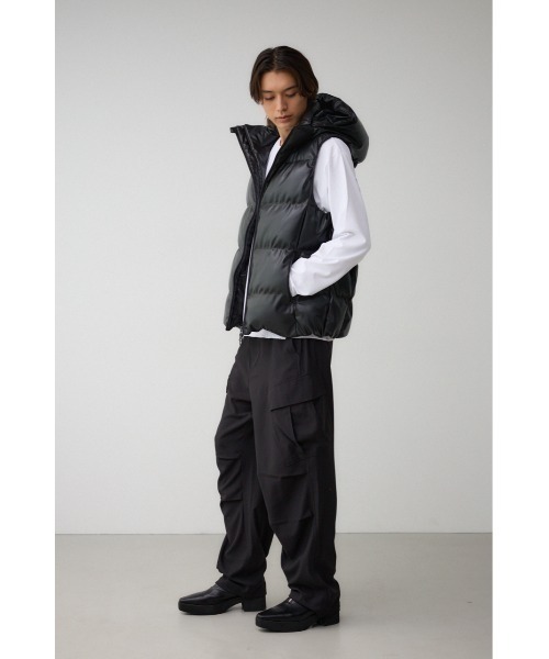 AZUL by moussy(アズールバイマウジー)の「B-HEAT 合皮オーウェンストレッチ中綿ベスト(ダウンベスト・メンズ・ブラック・S-M/L-XL)」の4枚目の写真