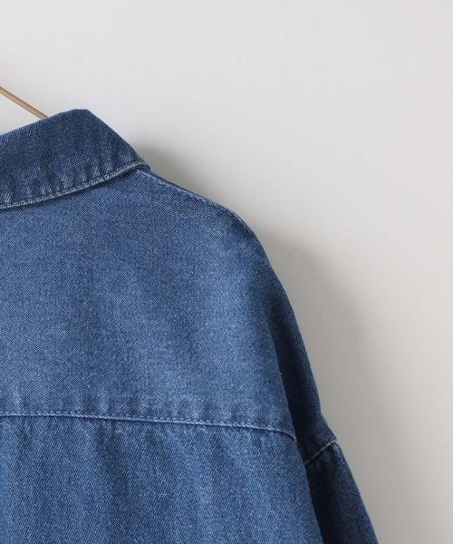 LOWRYS FARM（ローリーズファーム）の「デニムシャツ　 137074（シャツ/ブラウス・キッズ・ブルー・150cm/140cm/130cm/120cm/110cm）」の15枚目の写真