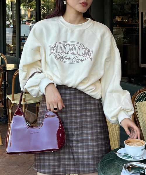 efill（エフィル）の「ロゴスウェット（スウェット・レディース・ベージュ・FREE）」の5枚目の写真