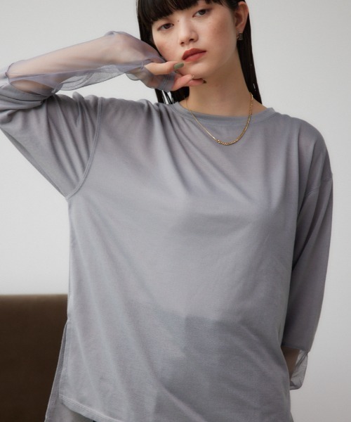 AZUL by moussy（アズールバイマウジー）の「袖シアーカットソートップス（Tシャツ/カットソー・レディース・ブラック/スモークピンク/ブラック系その他/グレー/ホワイト・FREE）」の4枚目の写真