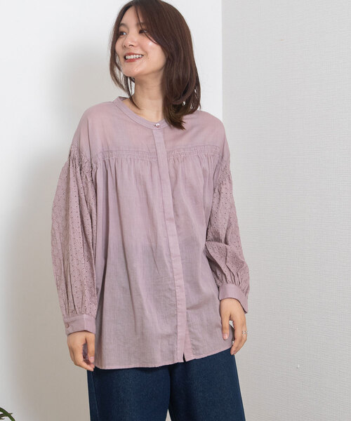 POU DOU DOU(プードゥドゥ)の「<made in INDIA>エンブロイダリースリーブブラウス(シャツ/ブラウス・レディース・ダークグレー/ラベンダー/キナリ・M)」の4枚目の写真