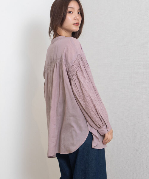 POU DOU DOU(プードゥドゥ)の「<made in INDIA>エンブロイダリースリーブブラウス(シャツ/ブラウス・レディース・ダークグレー/ラベンダー/キナリ・M)」の6枚目の写真