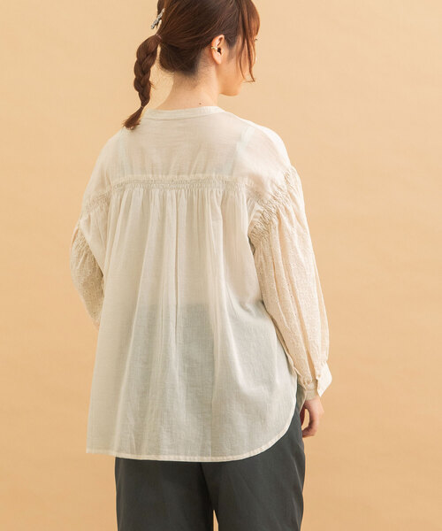 POU DOU DOU(プードゥドゥ)の「<made in INDIA>エンブロイダリースリーブブラウス(シャツ/ブラウス・レディース・ダークグレー/ラベンダー/キナリ・M)」の21枚目の写真