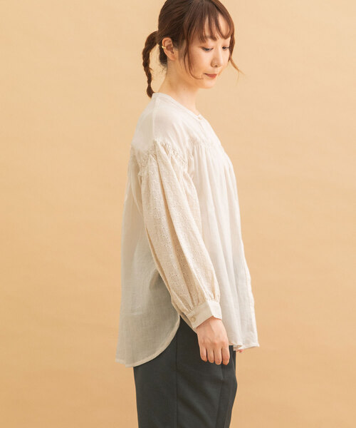 POU DOU DOU(プードゥドゥ)の「<made in INDIA>エンブロイダリースリーブブラウス(シャツ/ブラウス・レディース・ダークグレー/ラベンダー/キナリ・M)」の22枚目の写真