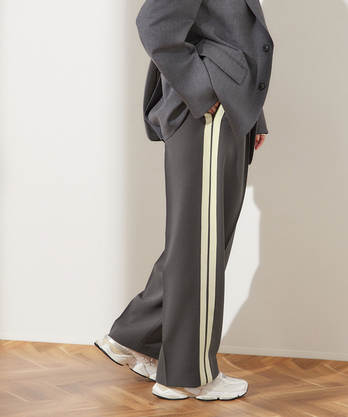 journal standard L'essage（ジャーナルスタンダードレサージュ）の「PE/ツイルラインパンツ2（スラックス・レディース・グレー/ブラック・36/38）」の2枚目の写真