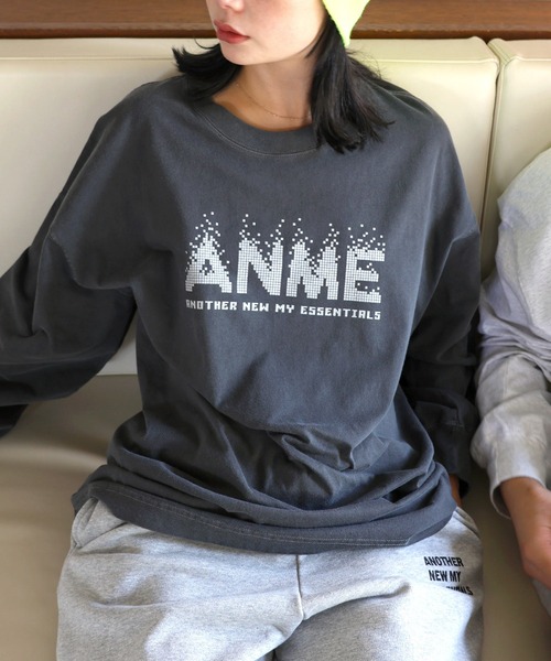 ANME(アンメ)の「ANMEピクセルロゴプリント長袖Tシャツ(Tシャツ/カットソー・レディース・オートミール/ブラック系/オフホワイト/ブラック系その他・M/L)」の3枚目の写真