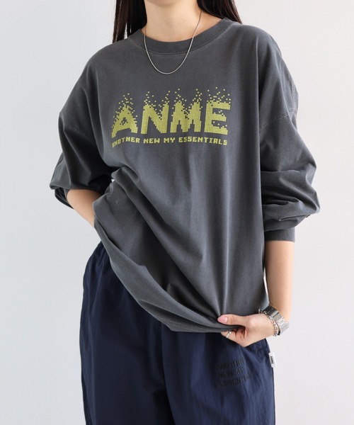 ANME(アンメ)の「ANMEピクセルロゴプリント長袖Tシャツ(Tシャツ/カットソー・レディース・オートミール/ブラック系/オフホワイト/ブラック系その他・M/L)」の2枚目の写真