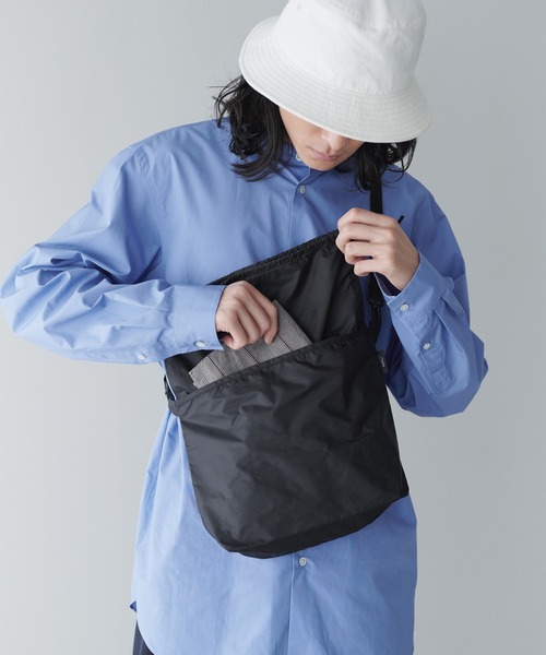 STANDARD SUPPLY(スタンダードサプライ)の「スタンダードサプライ / REGII レジー / DRAW STRING SHOULDER ドローストリングショルダー(ショルダーバッグ・レディース・ホワイト/ダークグレー/ベージュ/オレンジ/グレイッシュベージュ/ブルー/ピンク/ブラック/カーキ/サックスブルー・FREE)」の19枚目の写真