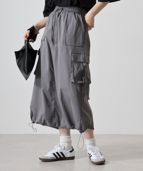 FUNALIVE（ファンアライブ）の「.works 合繊バルーンカーゴスカート（スカート・レディース・ブラック/ダークグレー/グレー・M）」の4枚目の写真