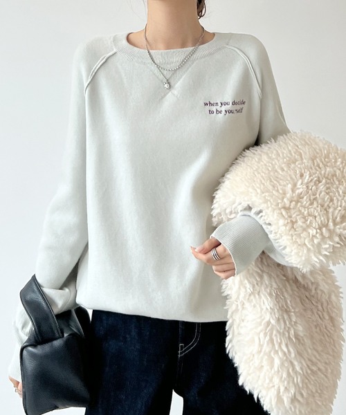Futier land（フューティアランド）の「存在感あるキャッチーな刺繍。バックロゴスウェット風ニット（ニット/セーター・レディース・ライトグレー/レッド/ブラック/ネイビー・FREE）」の20枚目の写真