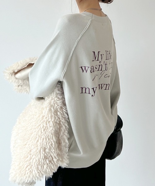 Futier land（フューティアランド）の「存在感あるキャッチーな刺繍。バックロゴスウェット風ニット（ニット/セーター・レディース・ライトグレー/レッド/ブラック/ネイビー・FREE）」の22枚目の写真