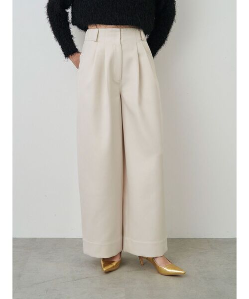 ELENDEEK(エレンディーク)の「タックワイドレッグパンツ(その他パンツ・レディース・ブラック/オフホワイト/ベージュ・01/02)」の5枚目の写真