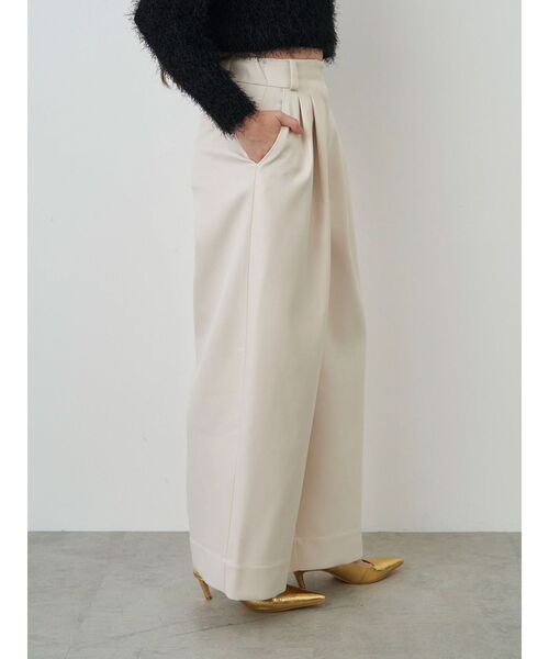 ELENDEEK(エレンディーク)の「タックワイドレッグパンツ(その他パンツ・レディース・ブラック/オフホワイト/ベージュ・01/02)」の6枚目の写真
