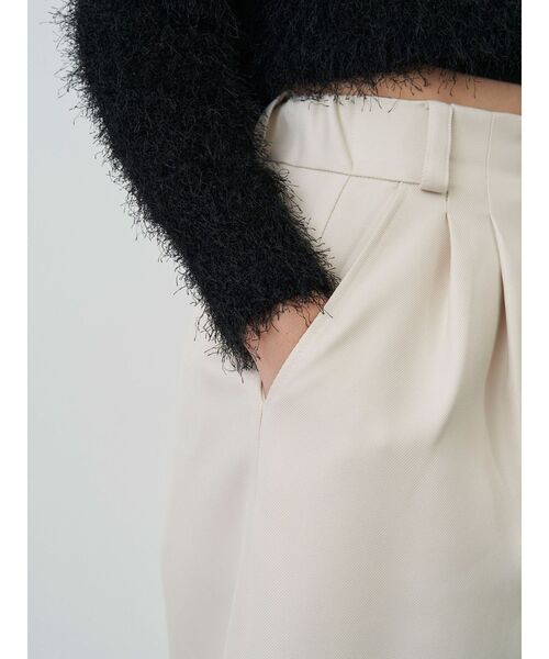 ELENDEEK(エレンディーク)の「タックワイドレッグパンツ(その他パンツ・レディース・ブラック/オフホワイト/ベージュ・01/02)」の9枚目の写真