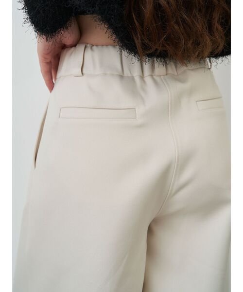 ELENDEEK(エレンディーク)の「タックワイドレッグパンツ(その他パンツ・レディース・ブラック/オフホワイト/ベージュ・01/02)」の10枚目の写真