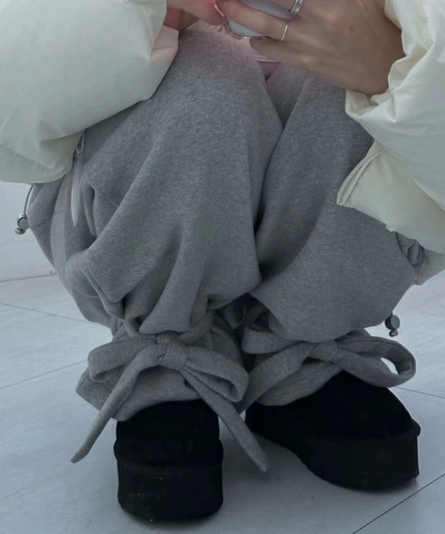 LYEON（リヨン）の「裾リボンスウェットパンツ（スウェットパンツ・レディース・ブラック/グレー/クリーム/ピンク・FREE）」の8枚目の写真