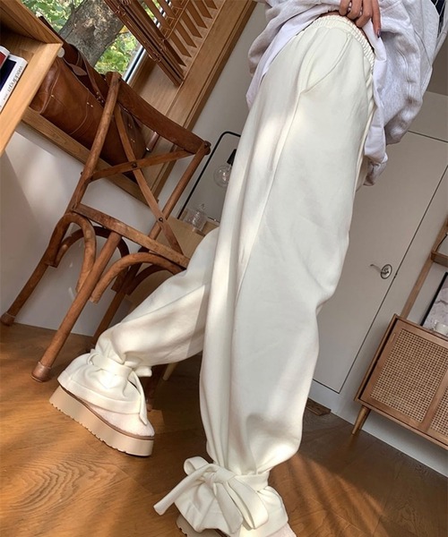 LYEON（リヨン）の「裾リボンスウェットパンツ（スウェットパンツ・レディース・ブラック/グレー/クリーム/ピンク・FREE）」の12枚目の写真