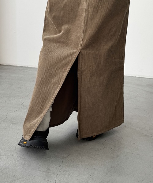 CANAL JEAN（キャナルジーン）の「RED CHOP WORKS　コーデュロイロングスカート（スカート・レディース・ベージュ/チャコールグレー・34/36/38）」の14枚目の写真