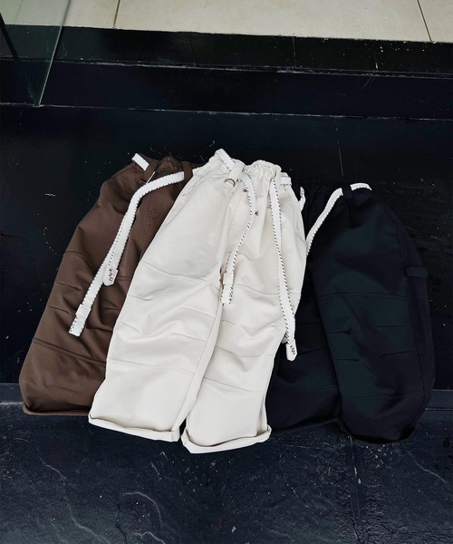 aimoha(アイモハ)の「【aimoha-KIDS-】ワイドカーゴパンツ(カーゴパンツ・キッズ・ブラック/ブラウン/オフホワイト・110/120/130/140/150/160)」の2枚目の写真