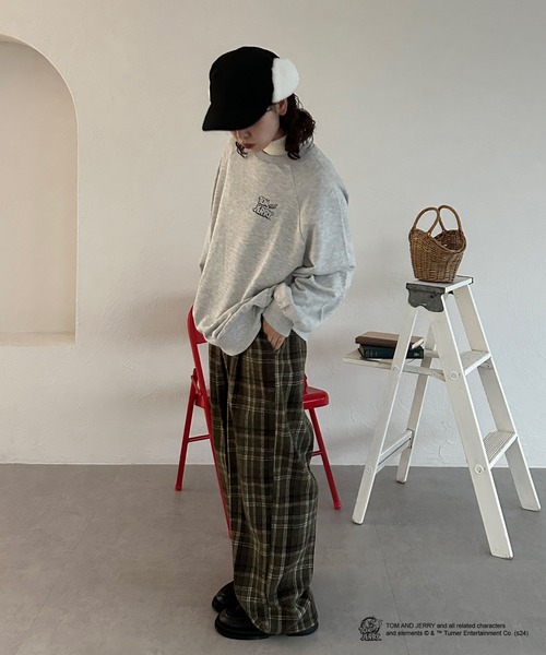 kutir（クティール）の「【トムとジェリー/Tom and Jerry】バックデザインスウェット】（スウェット・レディース・杢グレー/オフホワイト/ネイビー・FREE）」の7枚目の写真