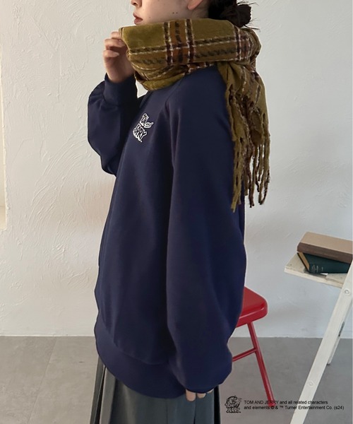 kutir（クティール）の「【トムとジェリー/Tom and Jerry】バックデザインスウェット】（スウェット・レディース・杢グレー/オフホワイト/ネイビー・FREE）」の10枚目の写真