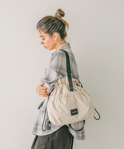 BAYFLOW（ベイフロー）の「3WAY撥水アジャスタートート（トートバッグ・レディース・ブルーグレー/アイボリー/ブラック・FREE）」の14枚目の写真