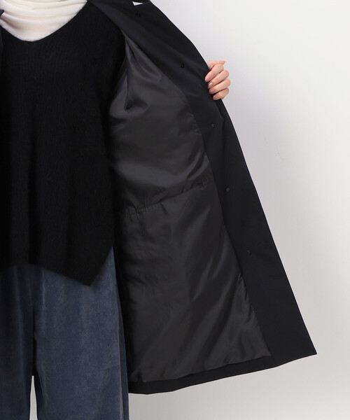 Gabardine K.T(ギャバジンケーティー)の「アクティブストレッチタフタ 中綿入りステンカラーコート(ステンカラーコート・レディース・カーキ・9号)」の4枚目の写真