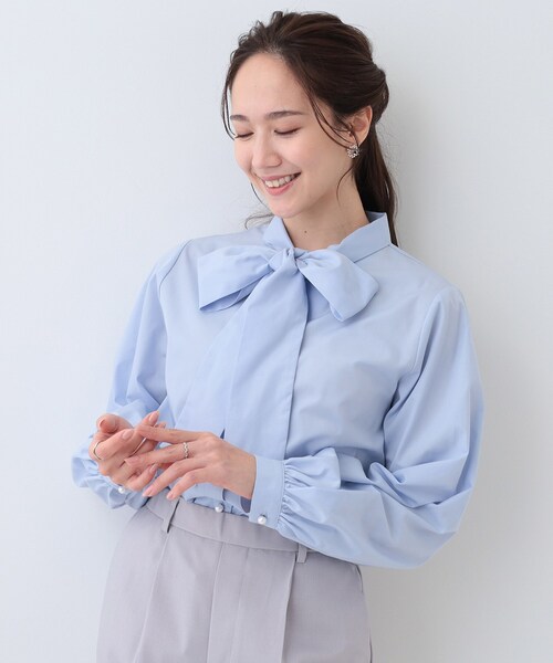 DRESKIP（ドレスキップ）の「【S-LL】お顔回りを華やかに リボンタイブラウス（シャツ/ブラウス・レディース・ライトグレー/ライトブルー/オフホワイト・04/03/02/01）」の3枚目の写真