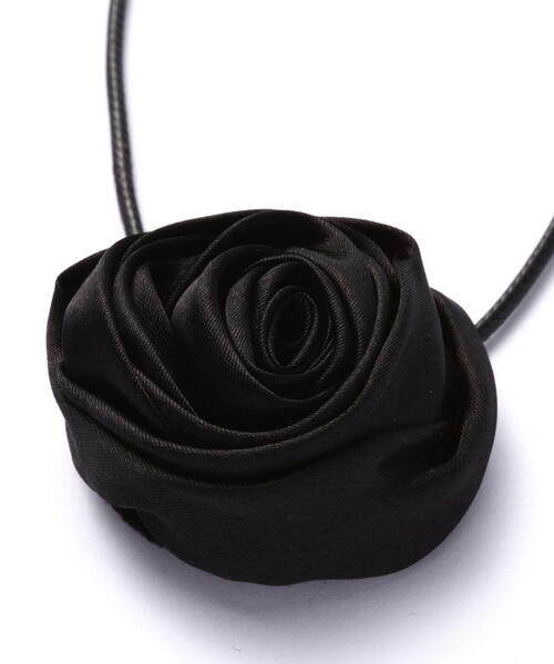 NATURAL BEAUTY BASIC(ナチュラルビューティーベーシック)の「ローズチョーカー(チョーカー・レディース・ブラック/ベージュ・フリ-)」の4枚目の写真