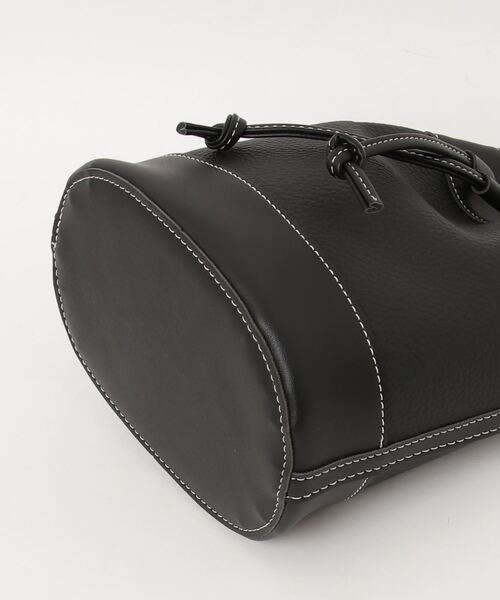 LETee（レティー）の「バイカラー巾着ショルダーBAG（ショルダーバッグ・レディース・ブラック/アイボリー・FREE）」の15枚目の写真
