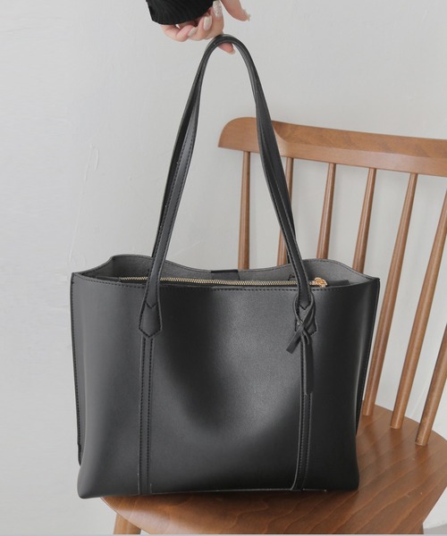 CLEIO（クレイオ）の「【CLEIO】A4サイズ対応ショルダーバッグ（ショルダーバッグ・レディース・ブラック/ライトベージュ・FREE）」の2枚目の写真