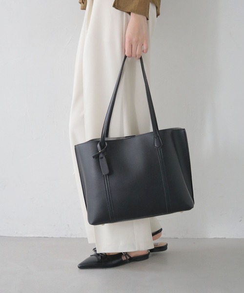 CLEIO（クレイオ）の「【CLEIO】A4サイズ対応ショルダーバッグ（ショルダーバッグ・レディース・ブラック/ライトベージュ・FREE）」の7枚目の写真
