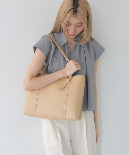 CLEIO（クレイオ）の「【CLEIO】A4サイズ対応ショルダーバッグ（ショルダーバッグ・レディース・ブラック/ライトベージュ・FREE）」の10枚目の写真