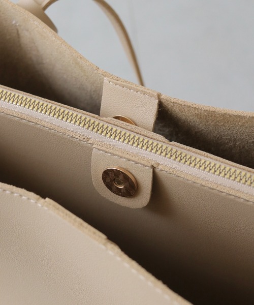 CLEIO（クレイオ）の「【CLEIO】A4サイズ対応ショルダーバッグ（ショルダーバッグ・レディース・ブラック/ライトベージュ・FREE）」の20枚目の写真