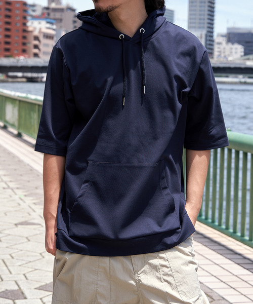 ikka(イッカ)の「【接触冷感/抗菌防臭】GOKU楽セイケツ5分袖パーカ(パーカー・メンズ・グレー/ネイビー/エメラルドブルー/グリーン/ホワイト・XL/L/M/S)」の1枚目の写真