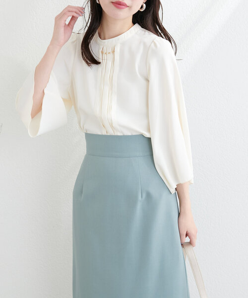 natural couture(ナチュラルクチュール)の「メタルチャーム付き7分袖ブラウス(シャツ/ブラウス・レディース・ブルー/オフホワイト/グレー/ネイビー・FREE)」の7枚目の写真