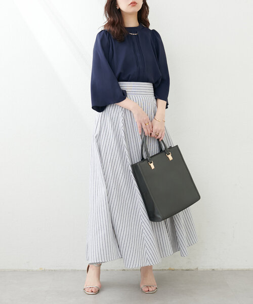 natural couture(ナチュラルクチュール)の「メタルチャーム付き7分袖ブラウス(シャツ/ブラウス・レディース・ブルー/オフホワイト/グレー/ネイビー・FREE)」の16枚目の写真