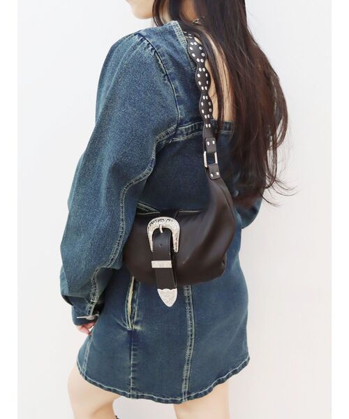 EVRIS（エヴリス）の「バックルデザインナイロンショルダーBAG（ショルダーバッグ・レディース・ブラック/ピンク/ホワイト・FREE）」の16枚目の写真