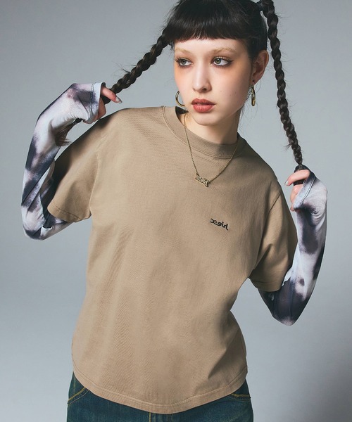 X-girl（エックスガール）の「REPEAT MILLS LOGO S/S TEE（Tシャツ/カットソー・レディース・ホワイト/ブラック/ベージュ・L/S/M）」の11枚目の写真